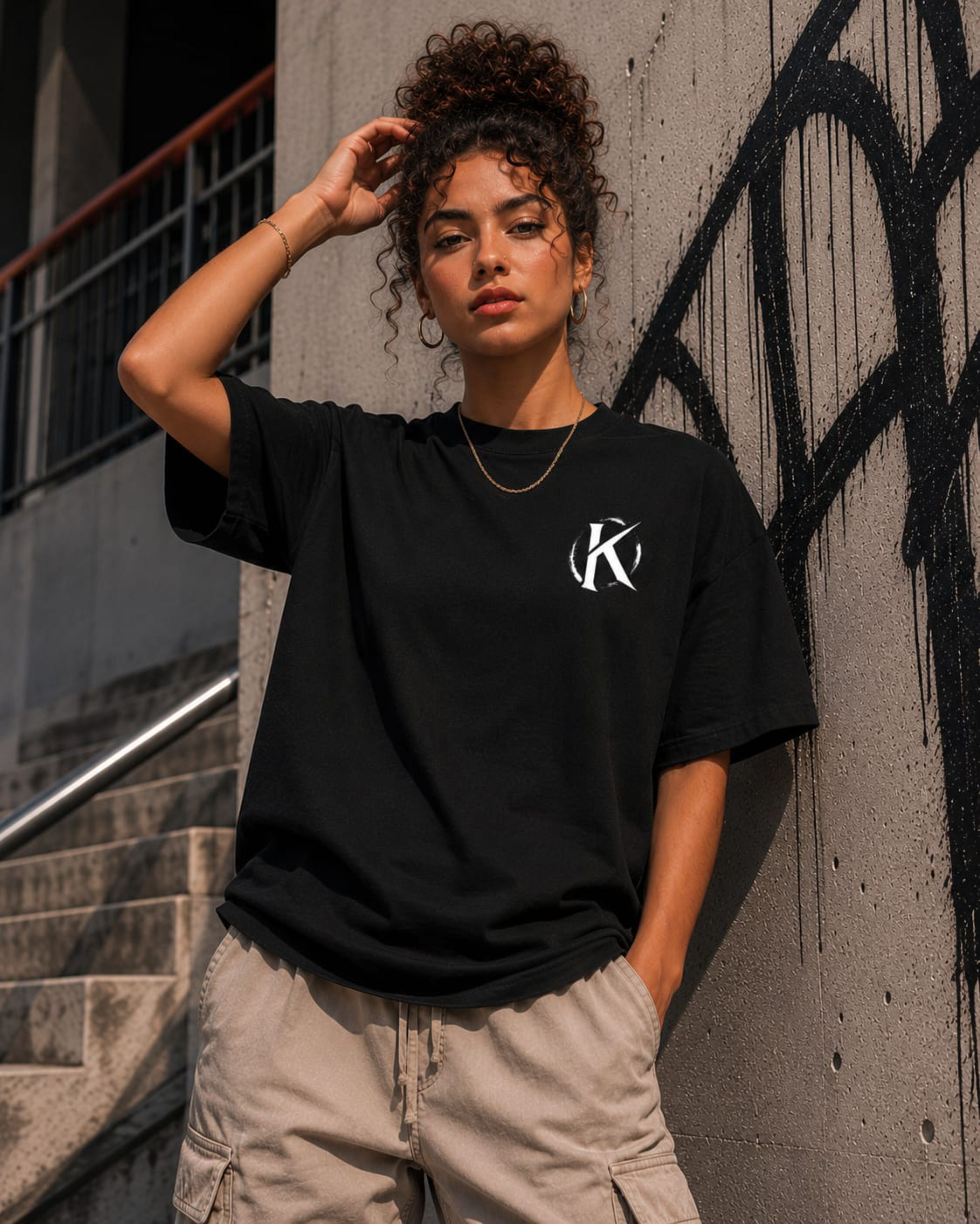 CAMISETA OVERSIZE MONOGRAM NEGRA