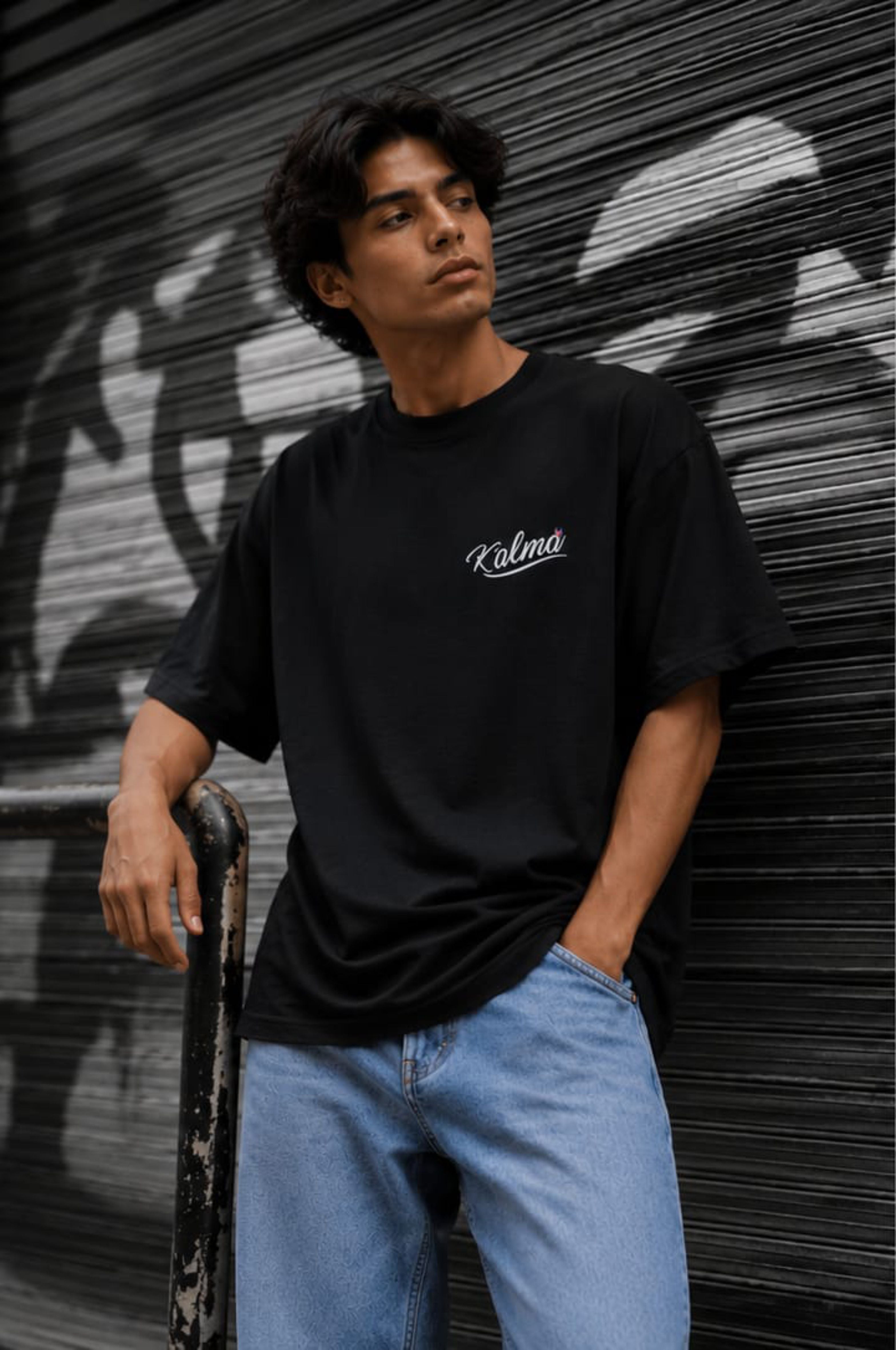 CAMISETA OVERSIZE ESSENTIAL NEGRA